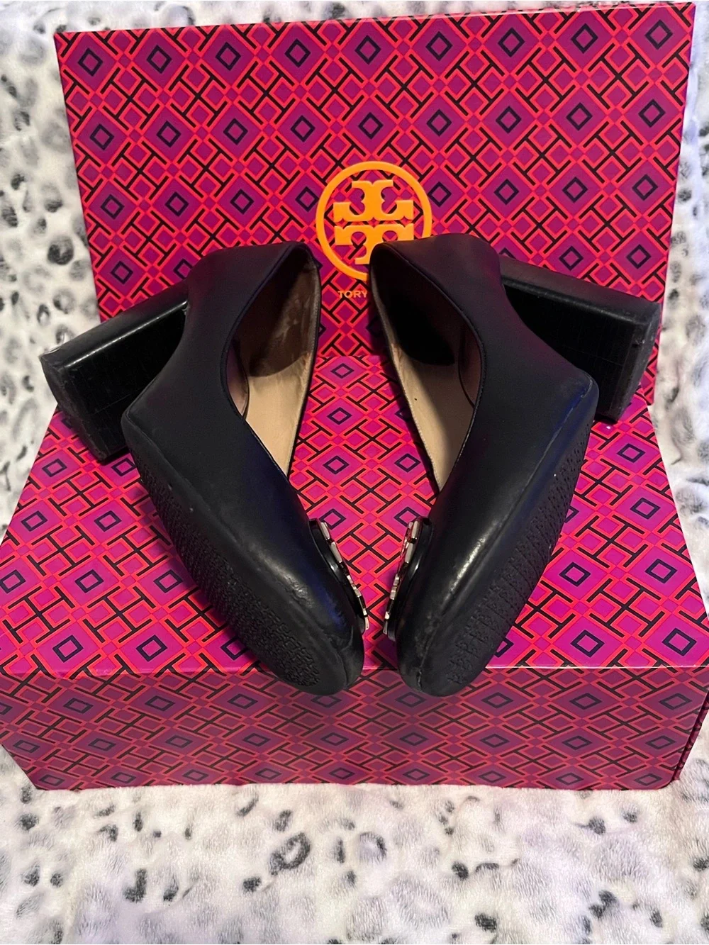 Tory Burch Black Logo Pump/Calf Leather